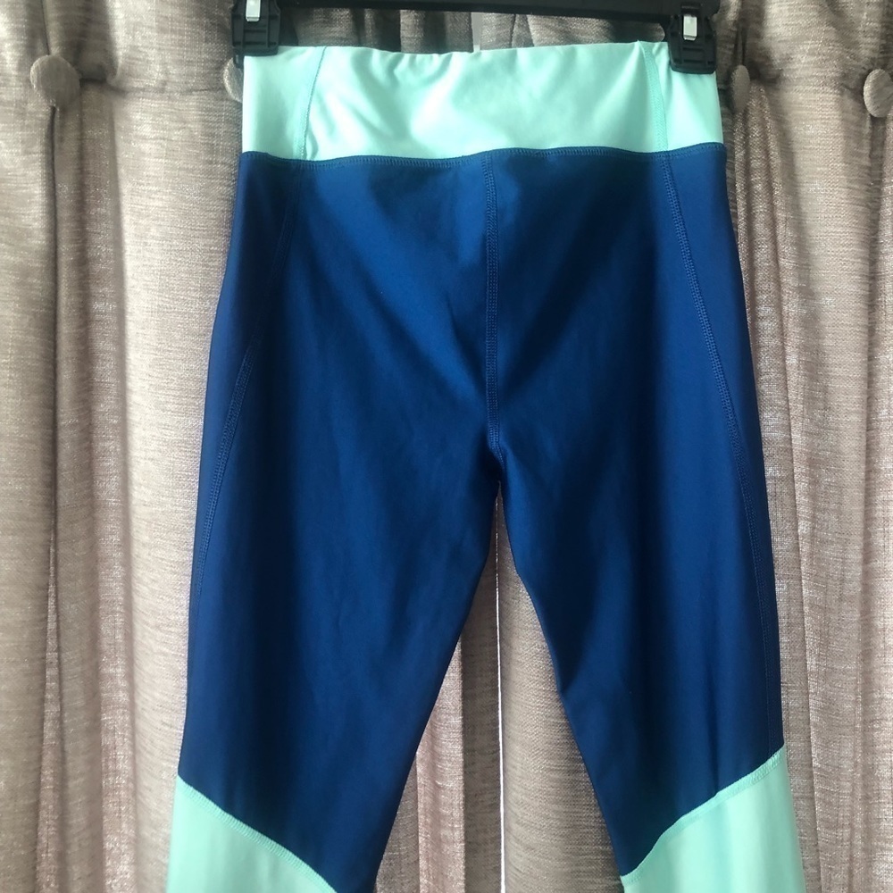 Under Armour Blue & Turquoise Compression Leggings Size Extra Small - Picture 8 of 9